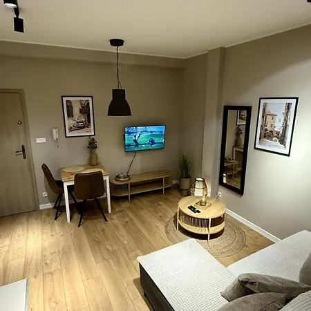 Piękny W Centrum Jarocina Apartament *